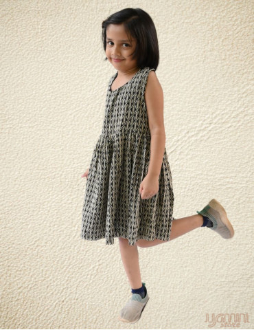 Back cross short gown (Sangneri) Geometric Print Black