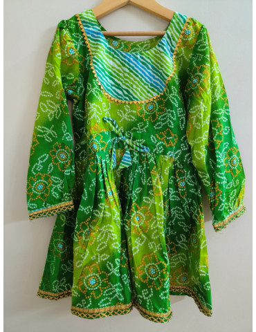 Flared kurta with salwar (Green Bandhani Lehariya Gotapati lace work)