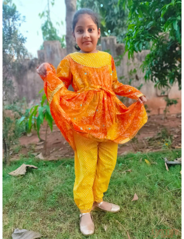 Flared kurta with salwar (Orange Yellow Bandhani Lehariya Gotapati lace work)