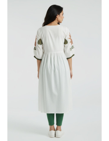 Women Off White Multicolor Cotton Floral Embroderied Kurta