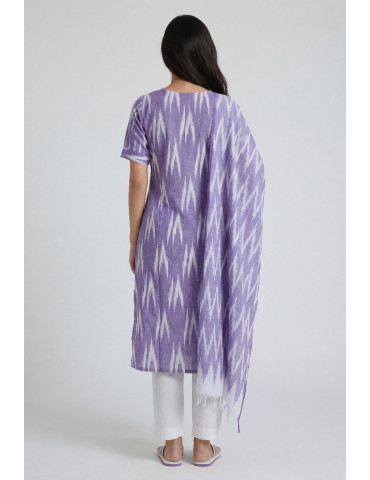 Women Lavender Off White Cotton Ikat Geometric kurta with dupatta