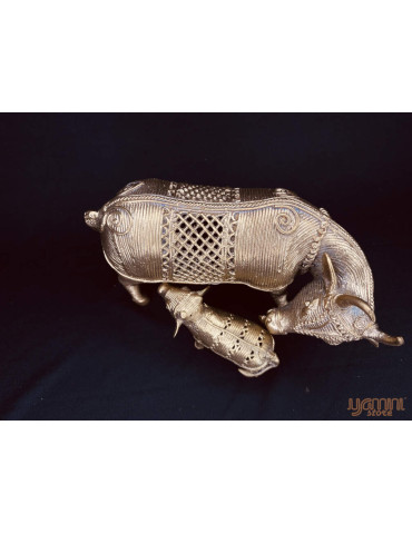 Dhokra Craft - Cow and Standing Calf